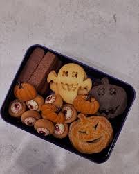 Halloween Cookies Tin (24h pre-order only) (Available from Oct 20- Oct 31)